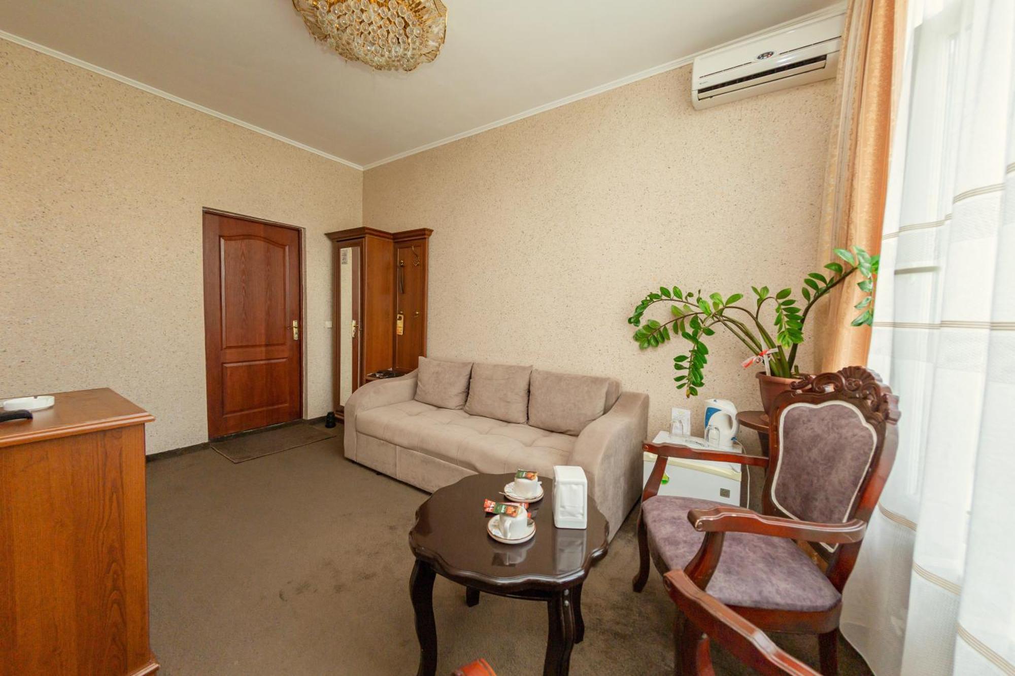 Ajour Hotel Almatî Exterior foto